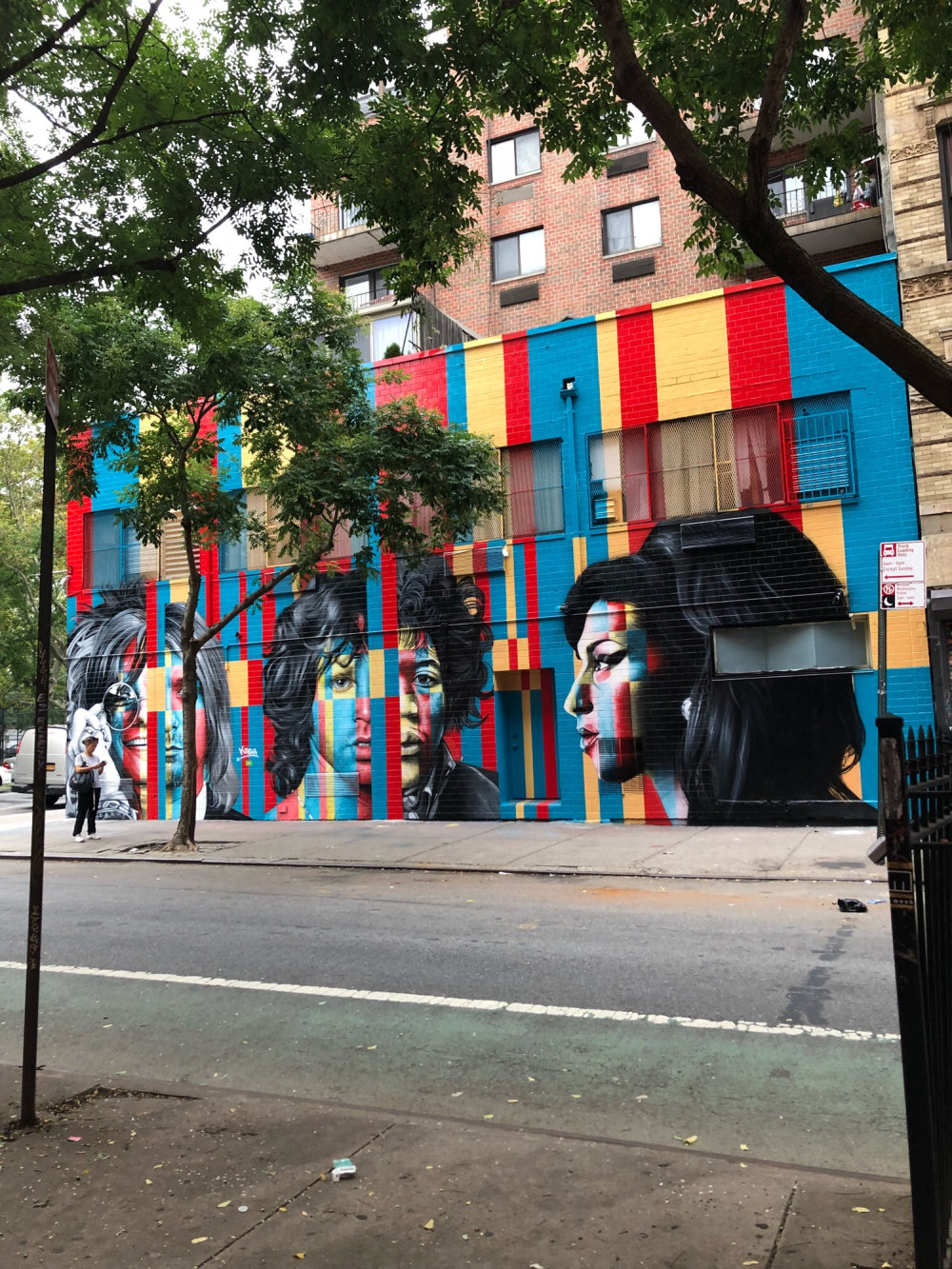 mural in New York by artist Eduardo Kobra. Tagged: Amy Winehouse, Jimi Hendrix, Kurt Cobain, music