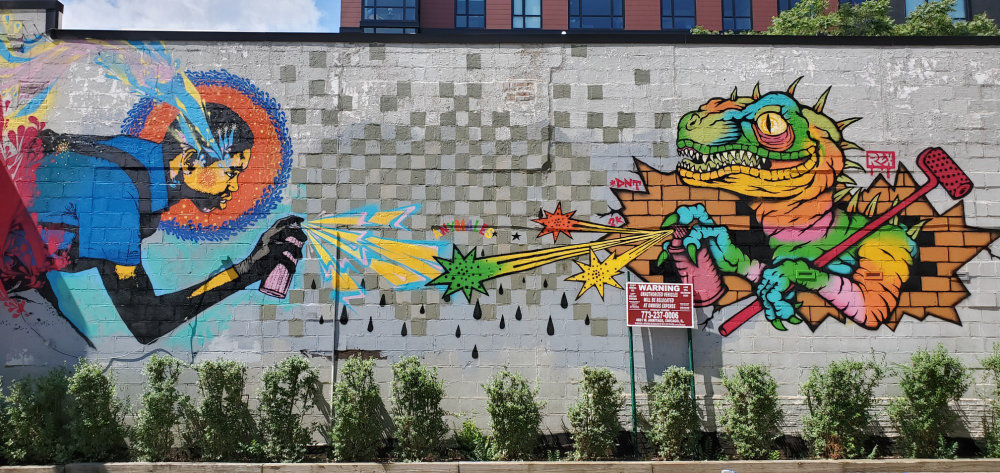 mural in Chicago by artist Stinkfish.