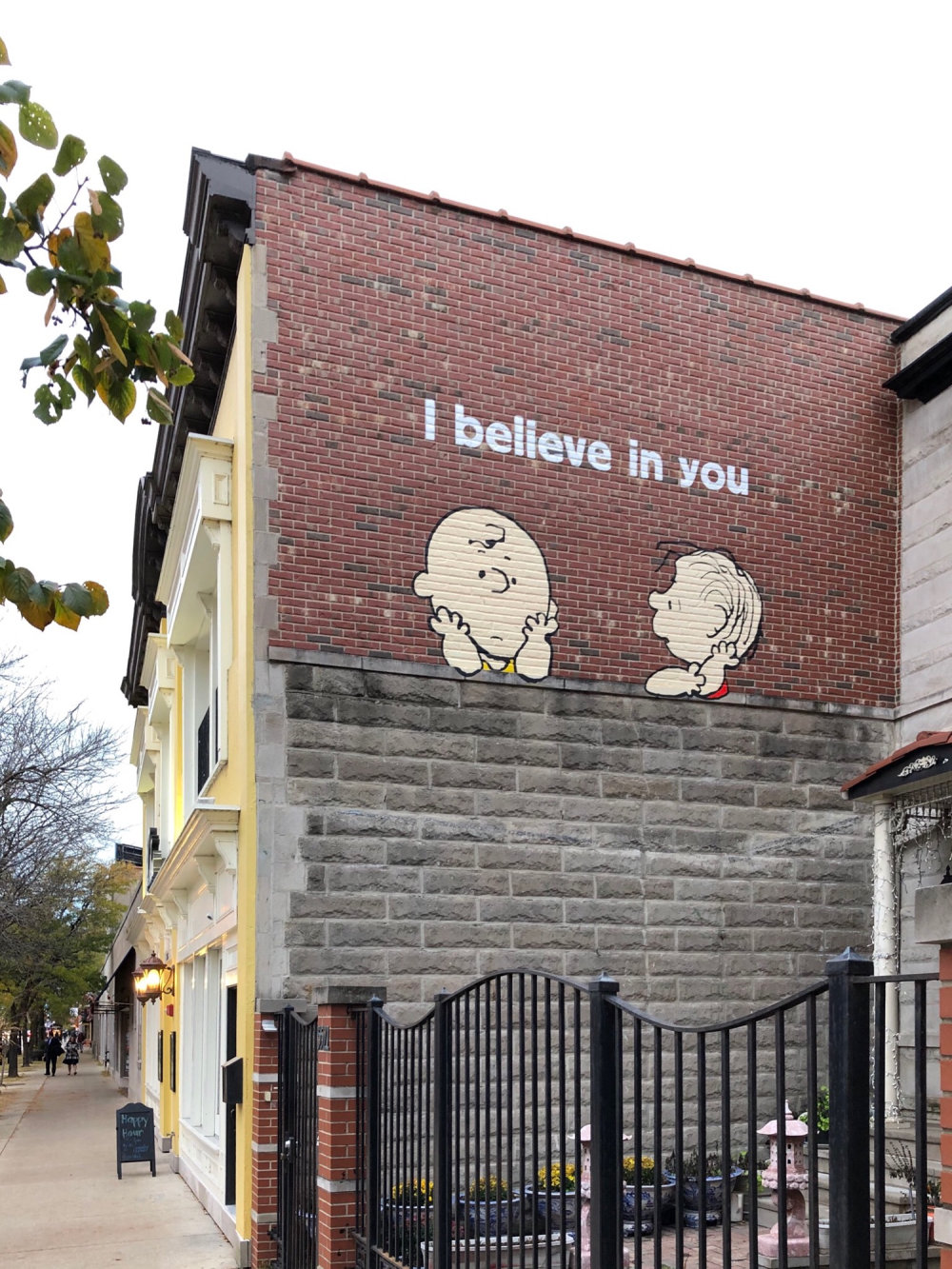 mural in Chicago by artist unknown. Tagged: Charlie Brown