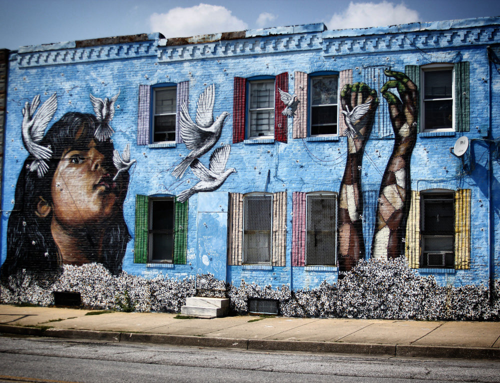 mural in Baltimore by artist Pablo Machioli.