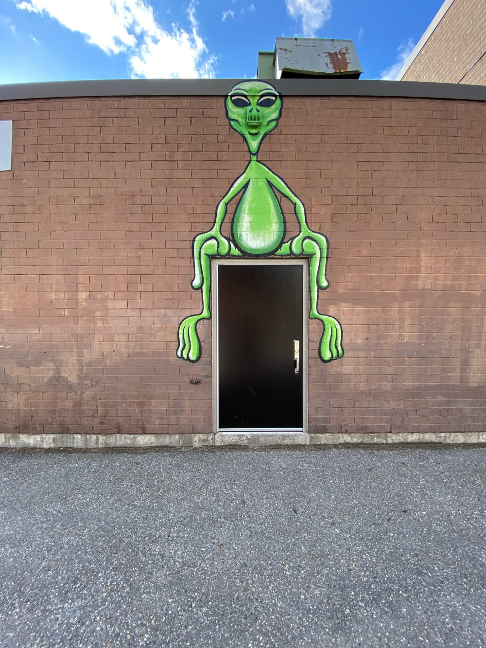 mural in Worcester by artist unknown.