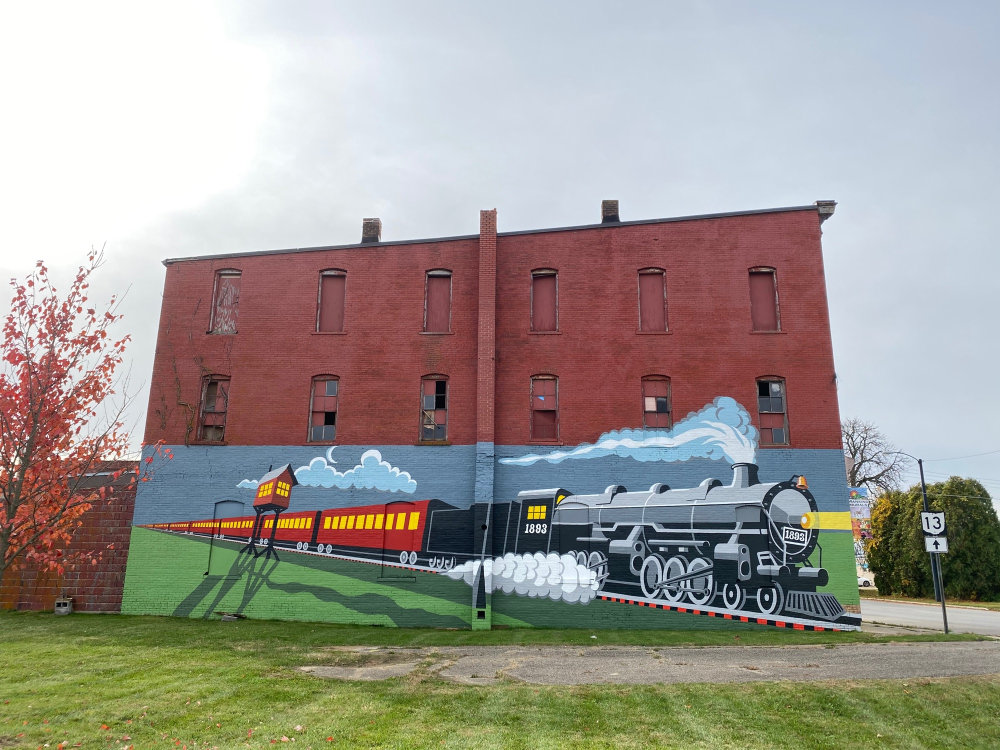 mural in Mansfield by artist unknown.