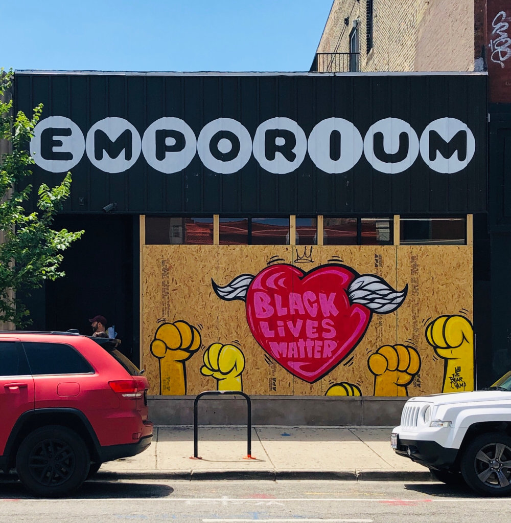 mural in Chicago by artist The Bear Champ.