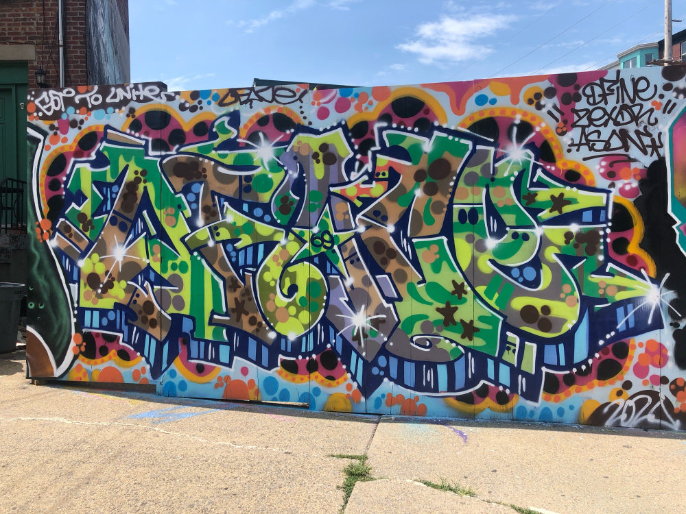 mural in Jersey City by artist unknown.