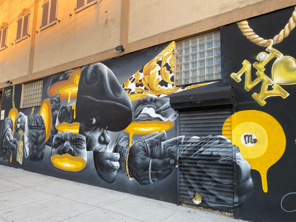 mural in Brooklyn by artist Ruben Ubiera.