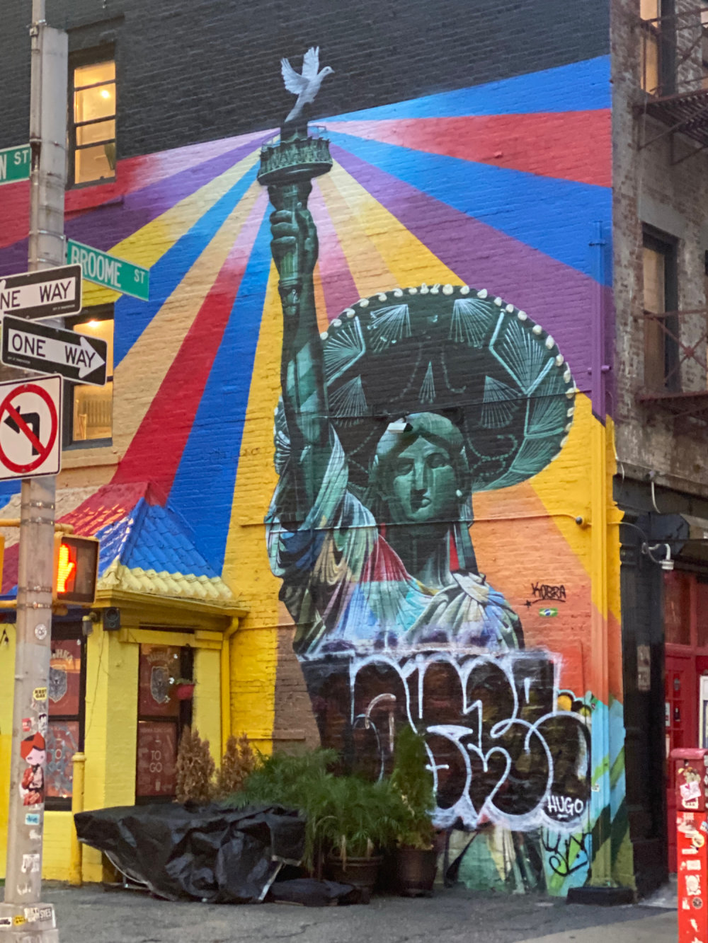 mural in New York by artist Eduardo Kobra.