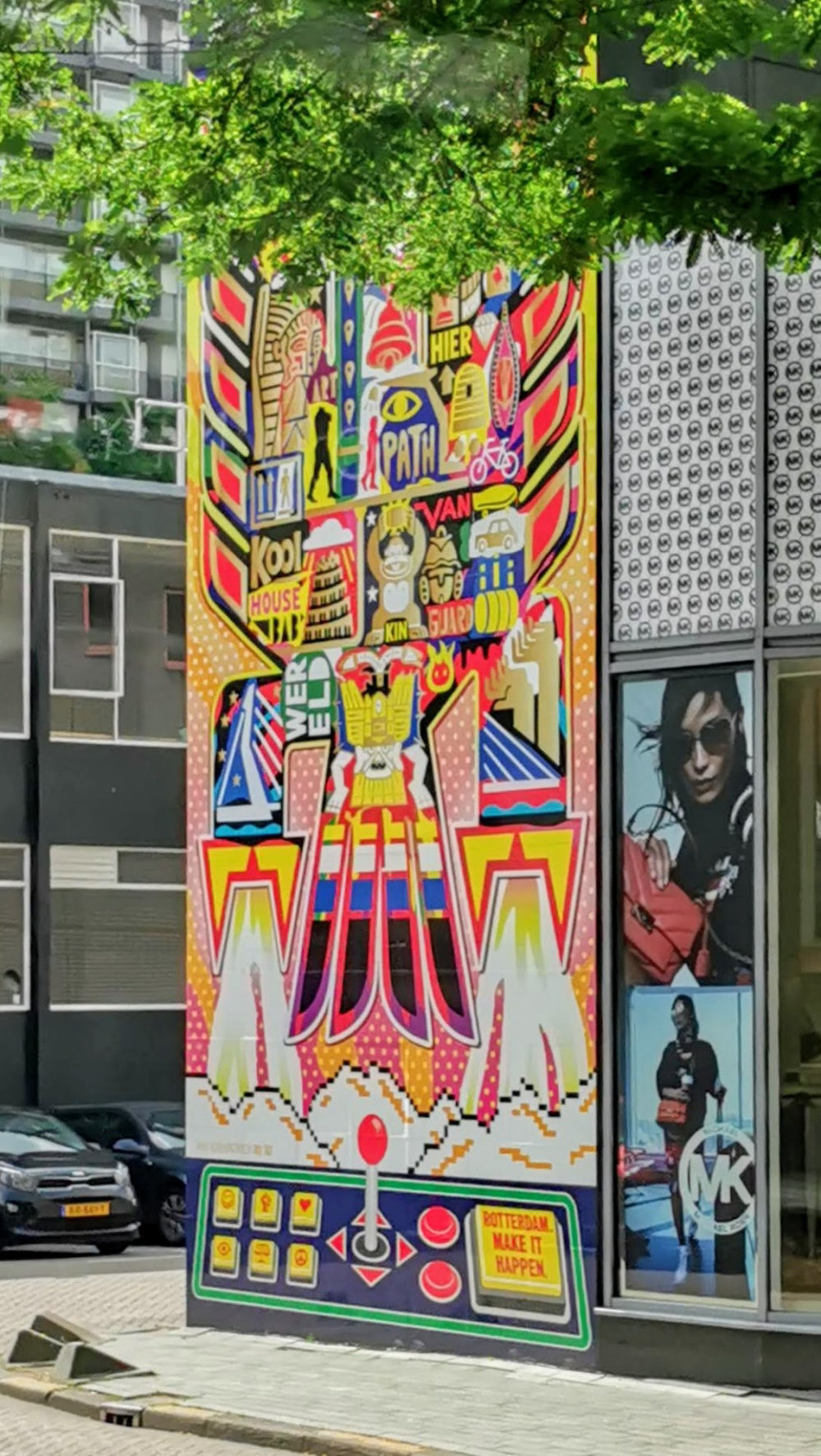 mural in Rotterdam by artist unknown.