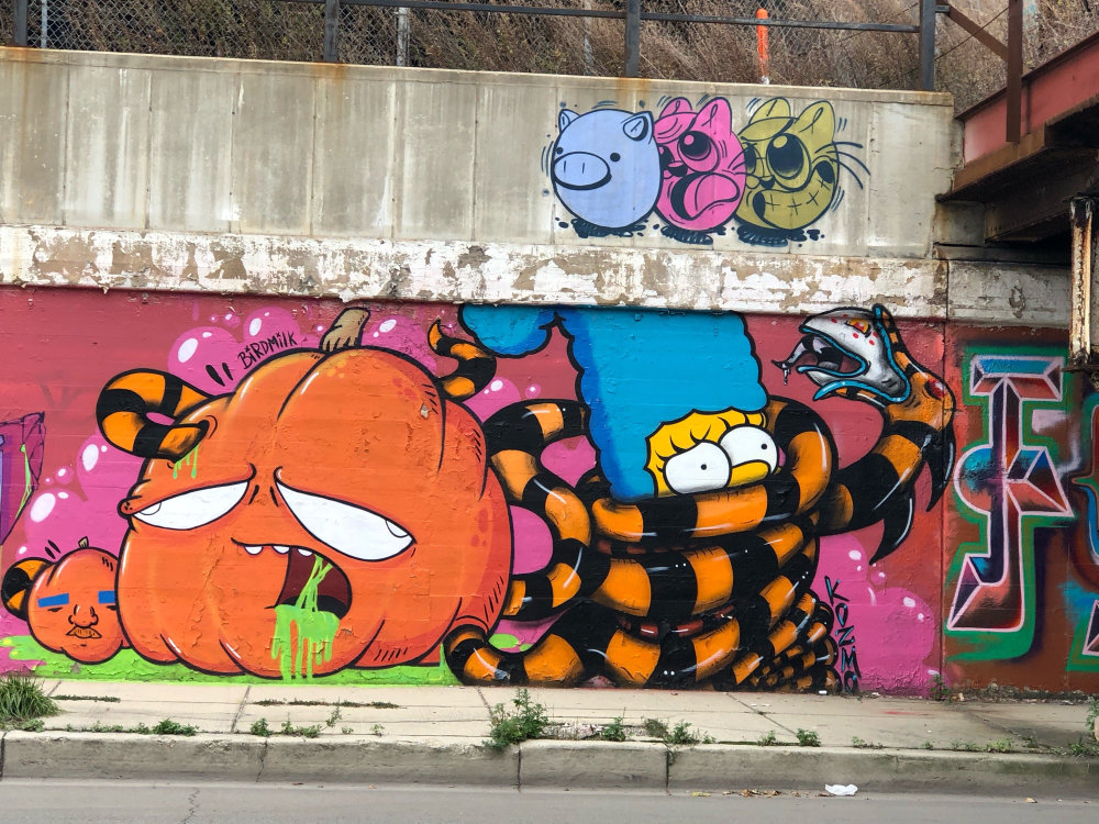 mural in Chicago by artist Bird Milk.