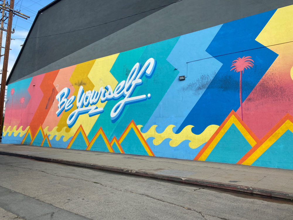 mural in Los Angeles by artist KIDWISEMAN.