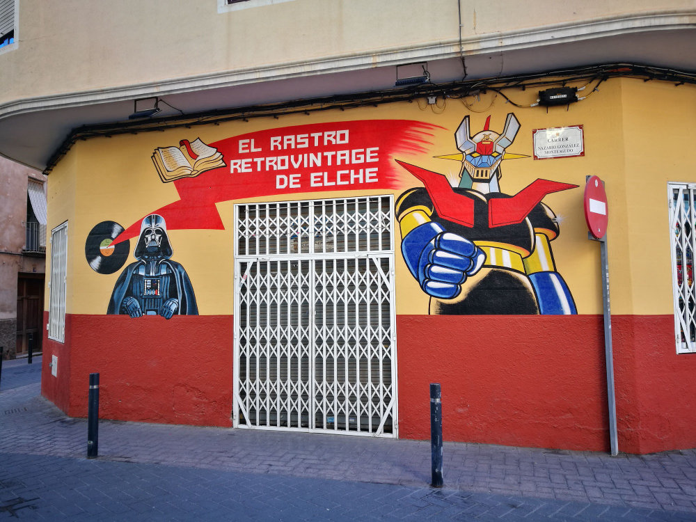 mural in Elx by artist unknown.