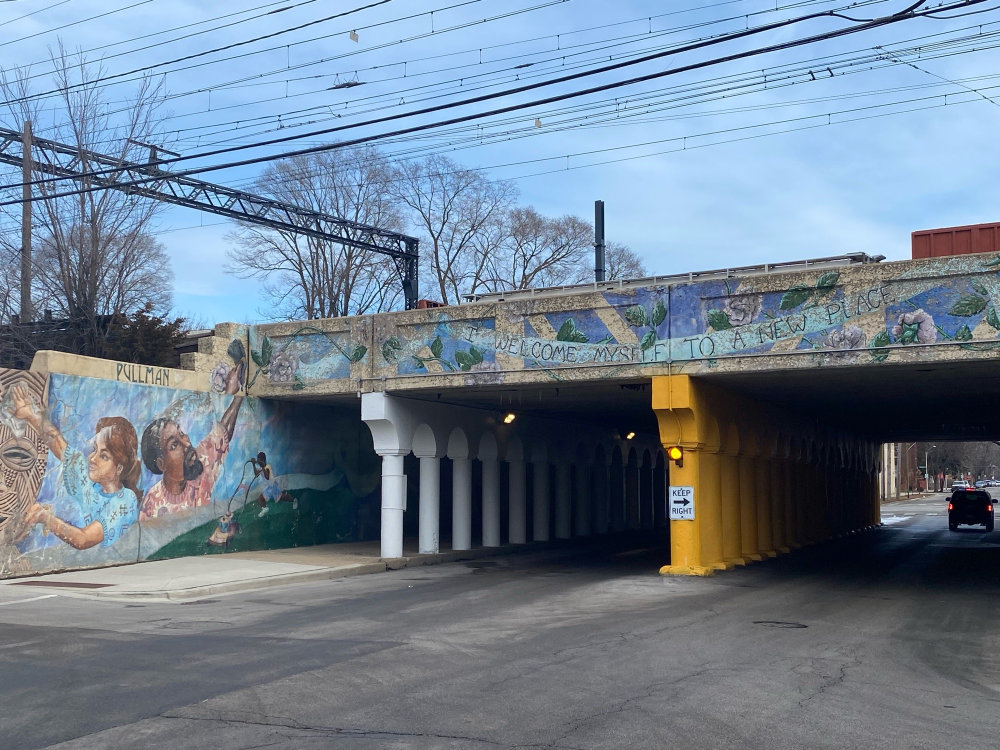 mural in Chicago by artist unknown.