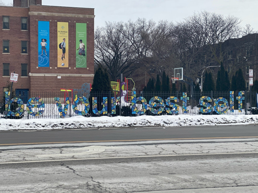 mural in Chicago by artist unknown.