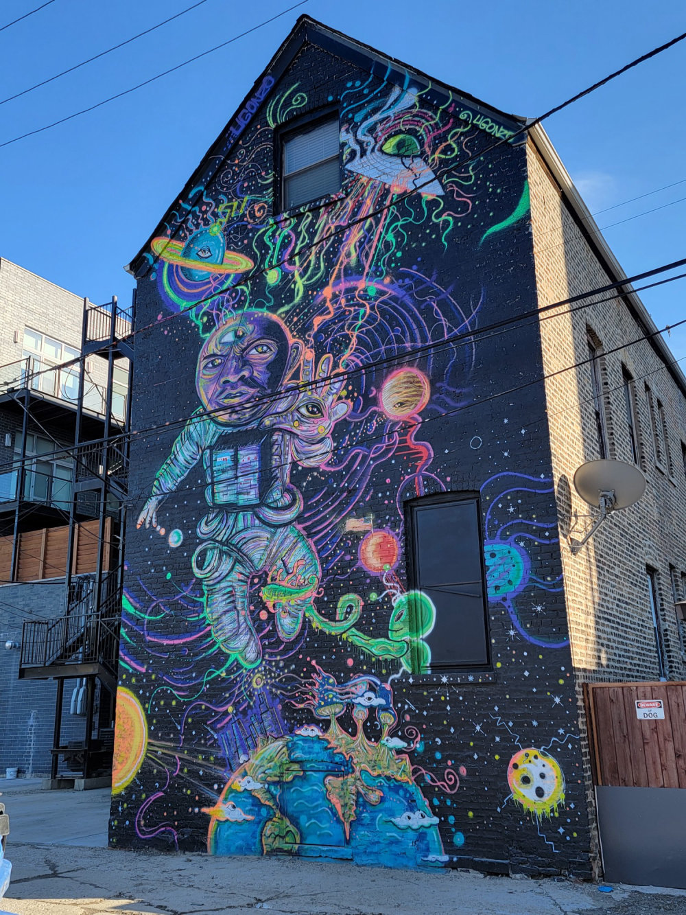 mural in Chicago by artist UGONZO.