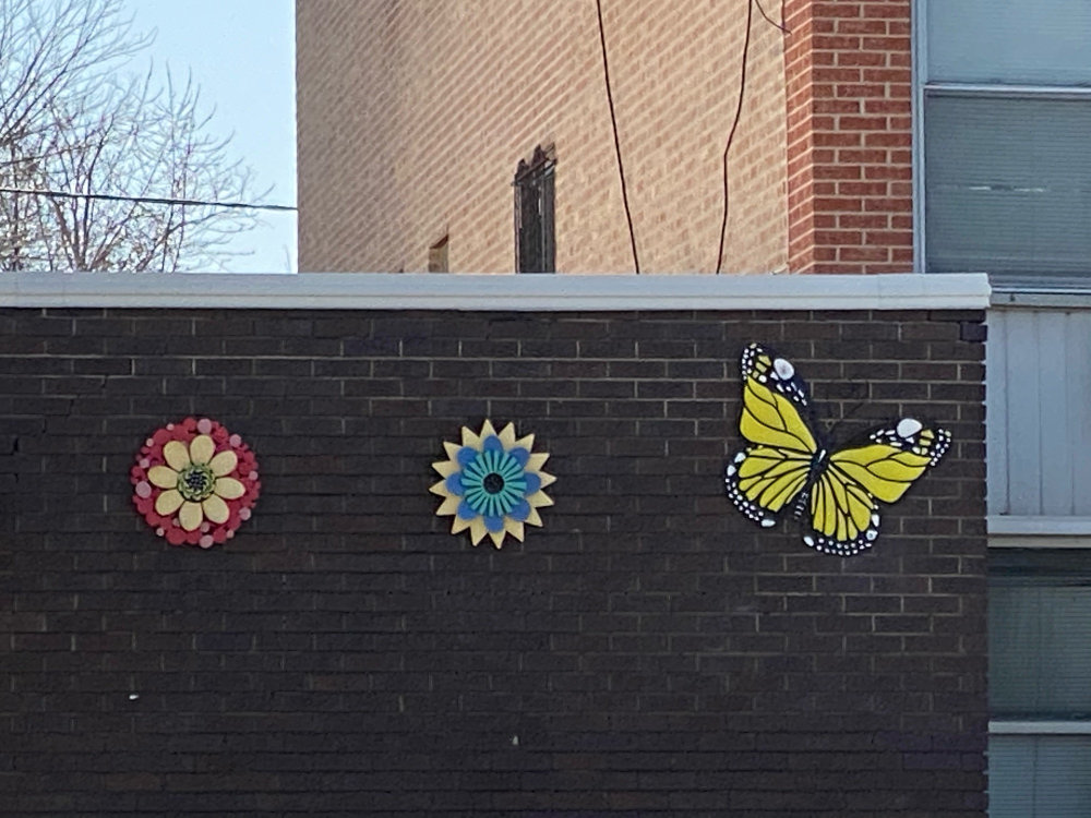 mural in Lincolnwood by artist unknown.