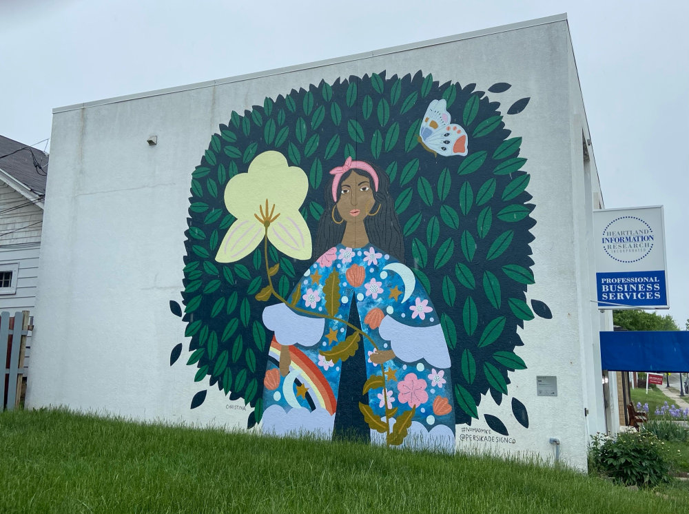 mural in Wauwatosa by artist unknown.