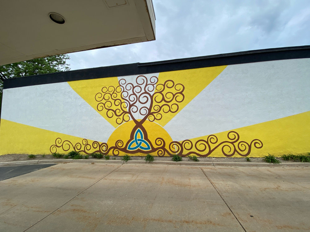 mural in Niles by artist unknown.