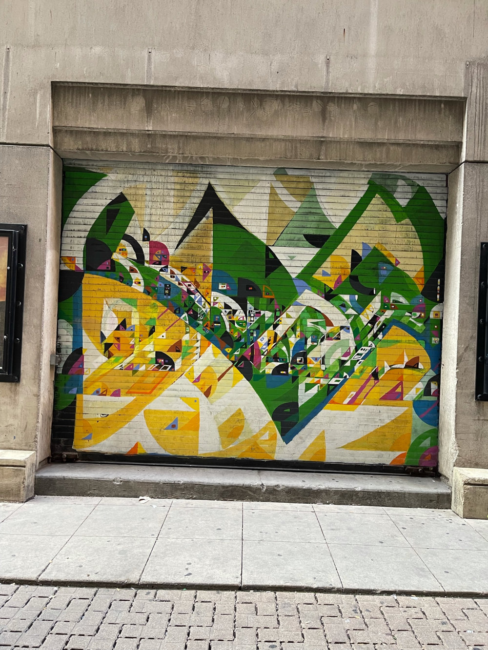 mural in Chicago by artist Justus Roe.