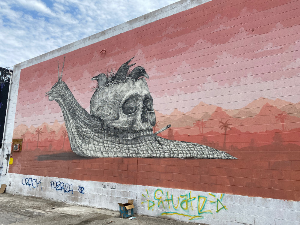 mural in Las Vegas by artist Alexis Diaz. Tagged: animals, skull