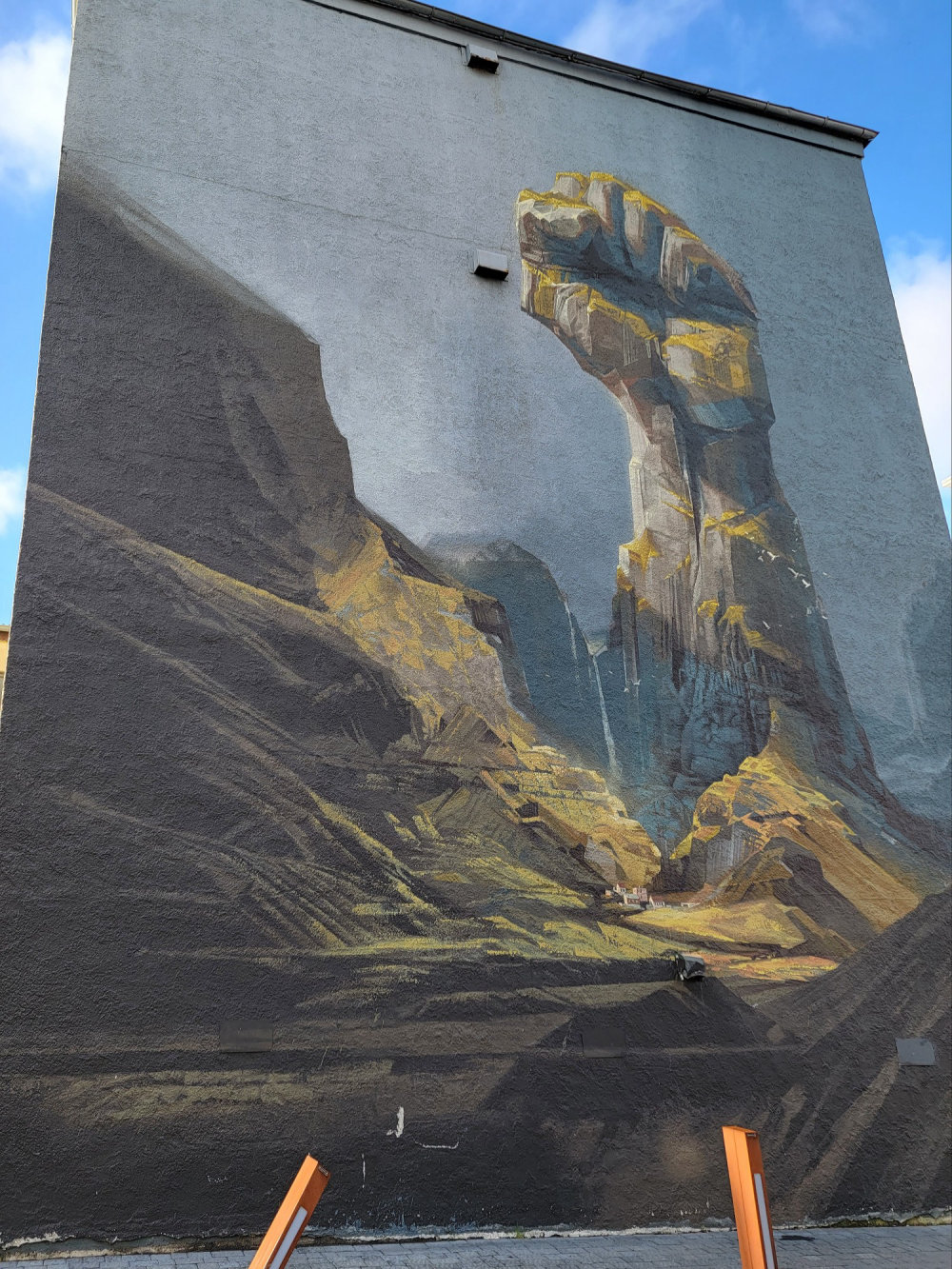 mural in Reykjavík by artist Wes21.