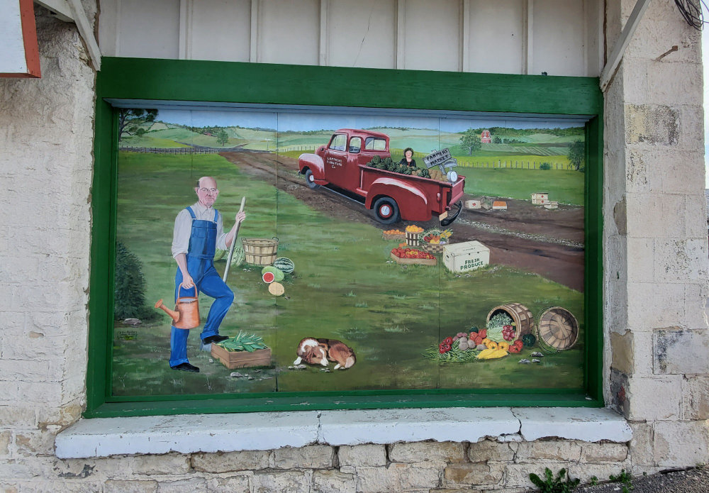 mural in Lampasas by artist unknown.