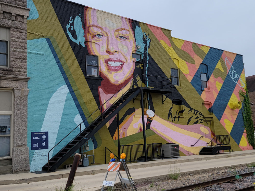 mural in Rockford by artist unknown.