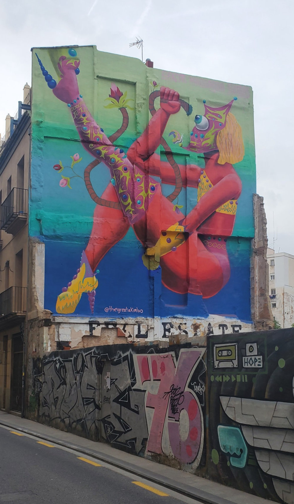 mural in València by artist unknown.