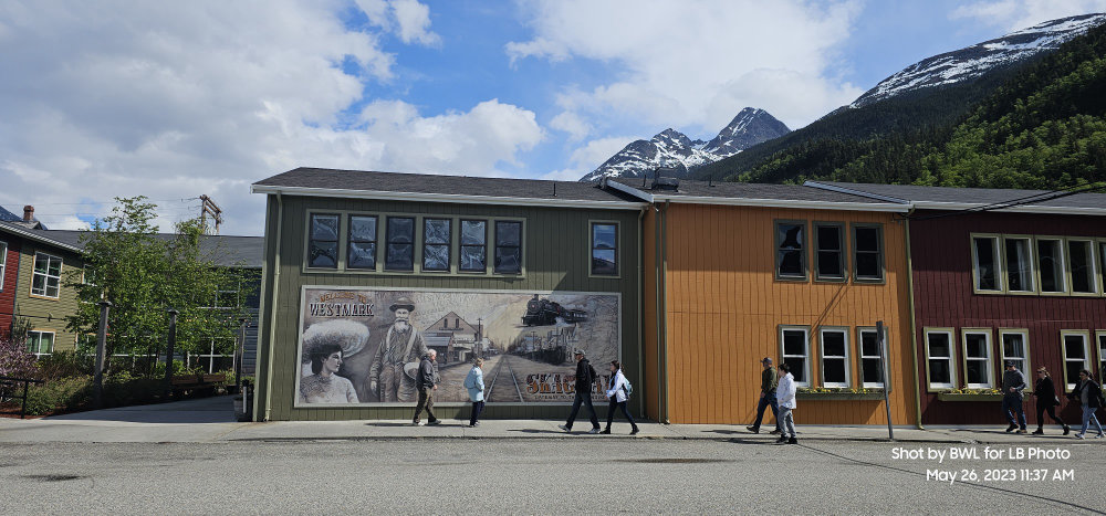 mural in Skagway by artist unknown.