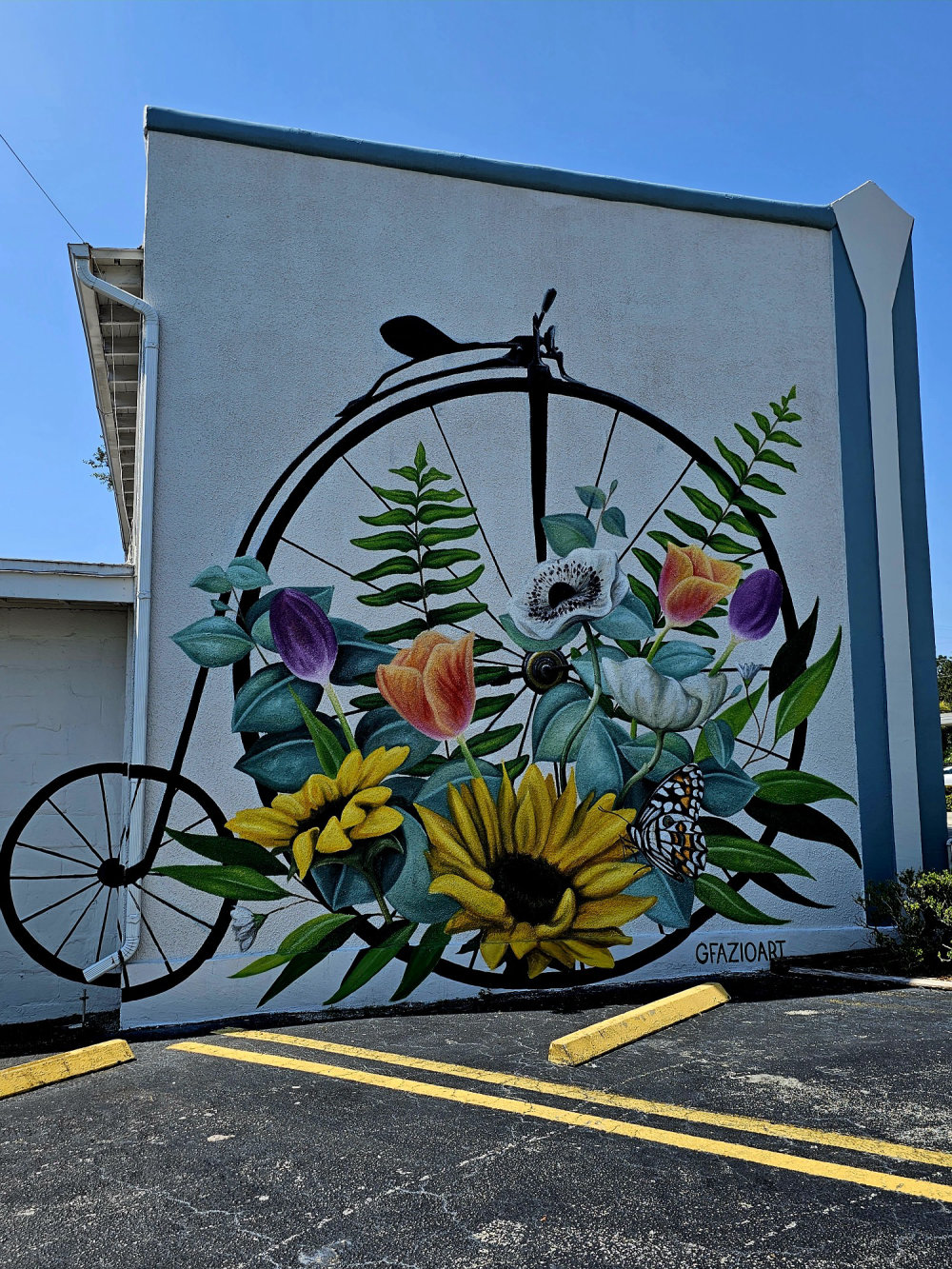 mural in Lakeland by artist Gillian Fazio.