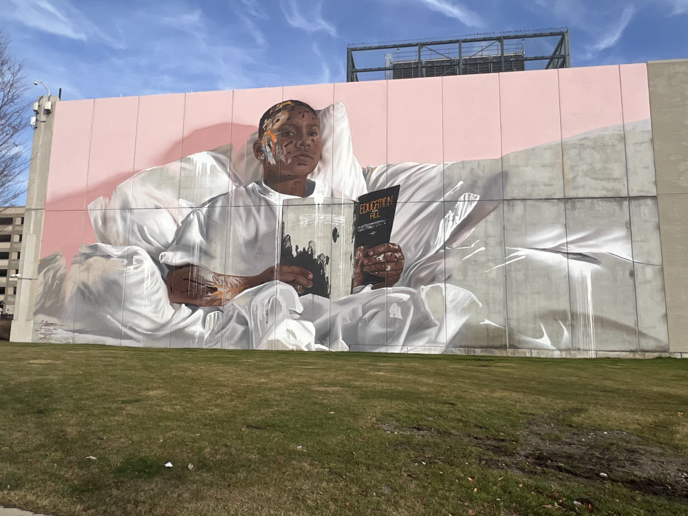 mural in Detroit by artist Hopare.