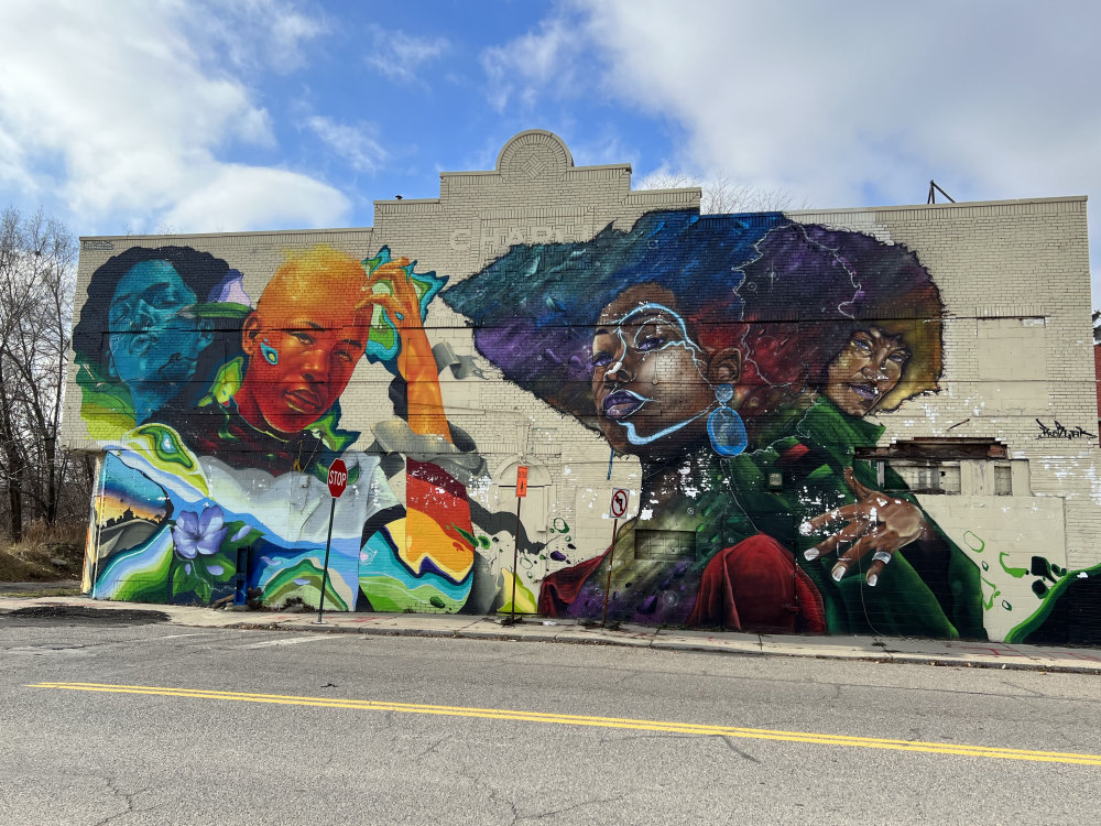 mural in Detroit by artist Max Sansing.