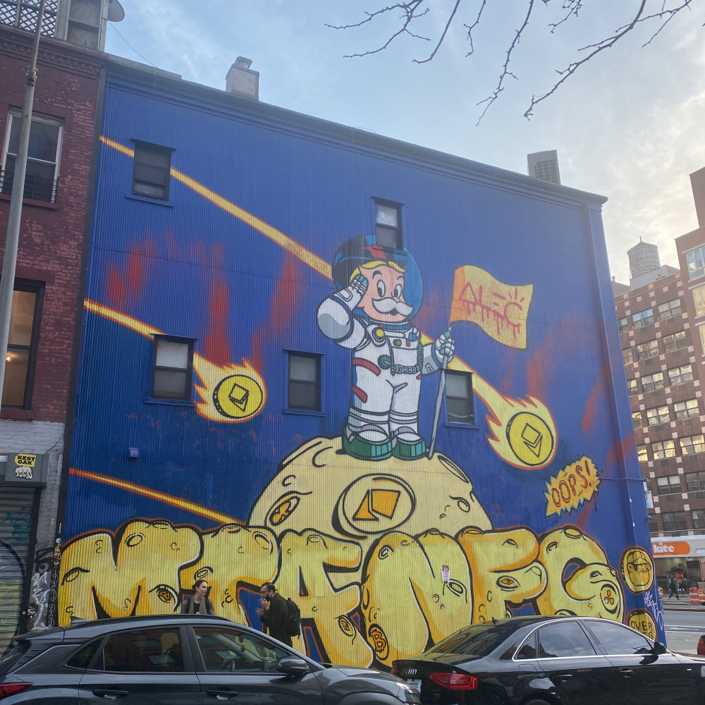 mural in New York by artist Alec Monopoly.