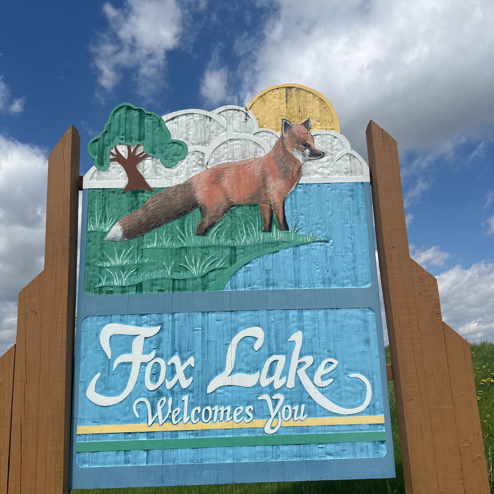 mural in Fox Lake by artist unknown.