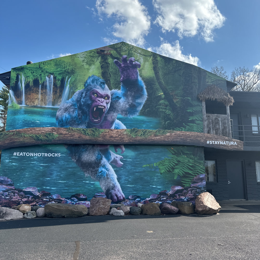 mural in Wisconsin Dells by artist unknown.