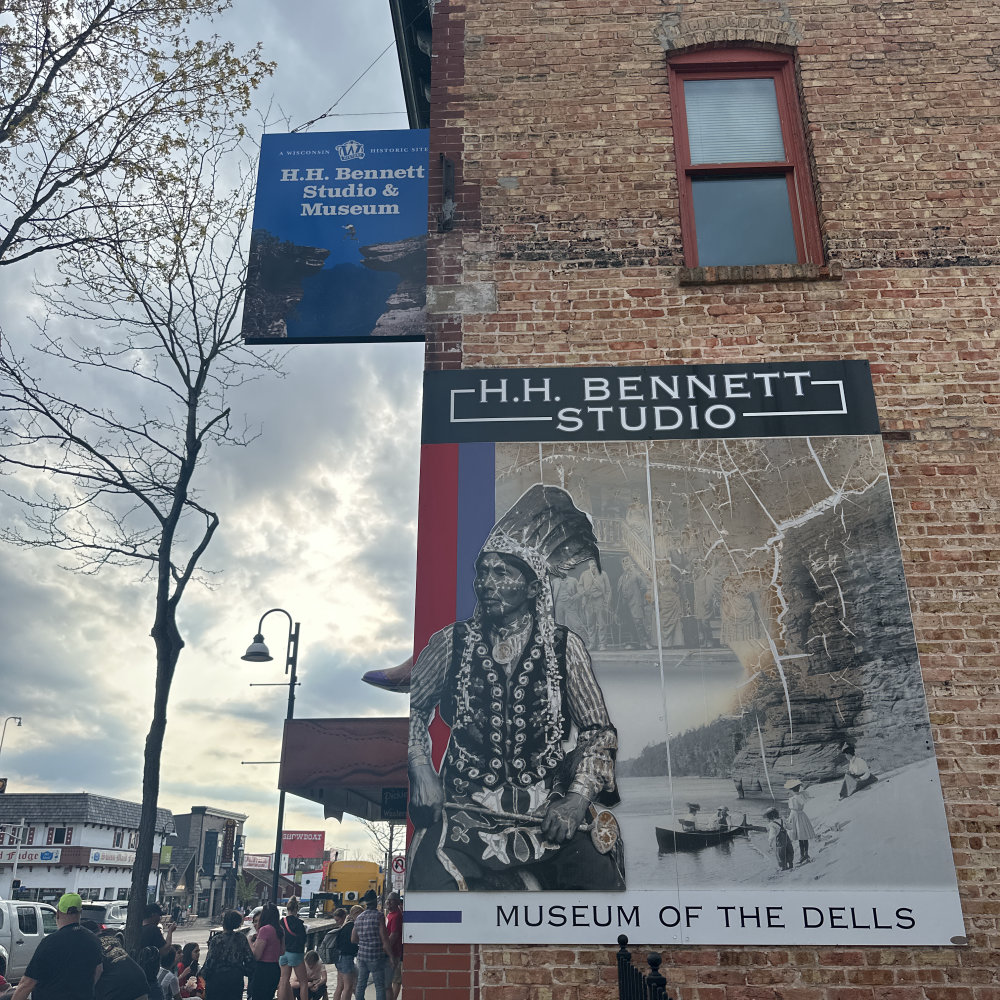 mural in Wisconsin Dells by artist unknown.