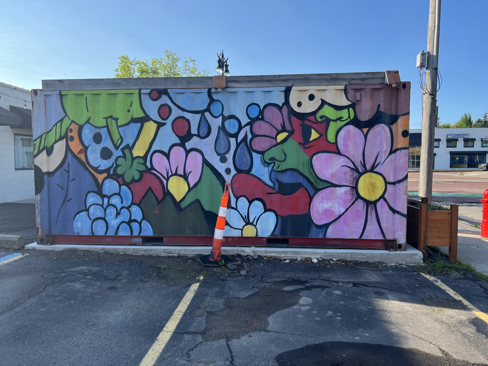 mural in Detroit by artist unknown.