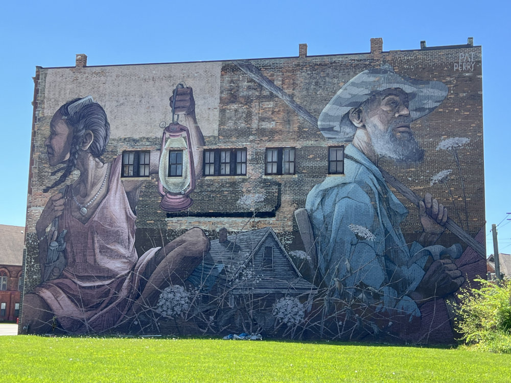 mural in Detroit by artist Pat Perry.