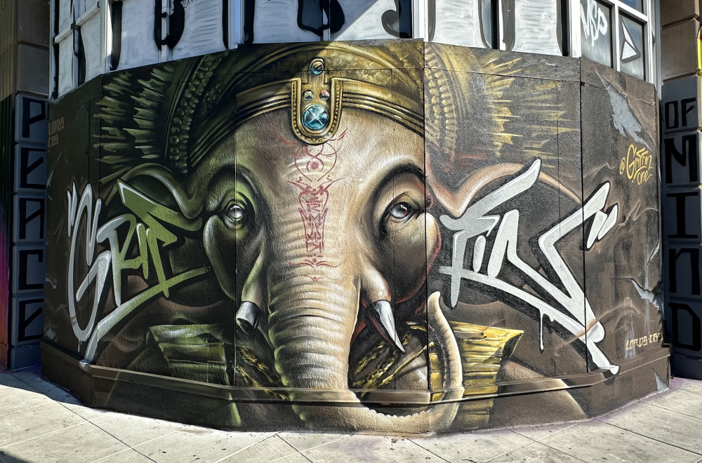 mural in Oakland by artist unknown.