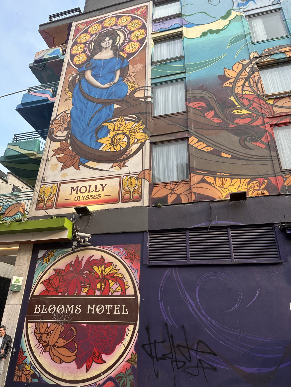 mural in Dublin by artist unknown.