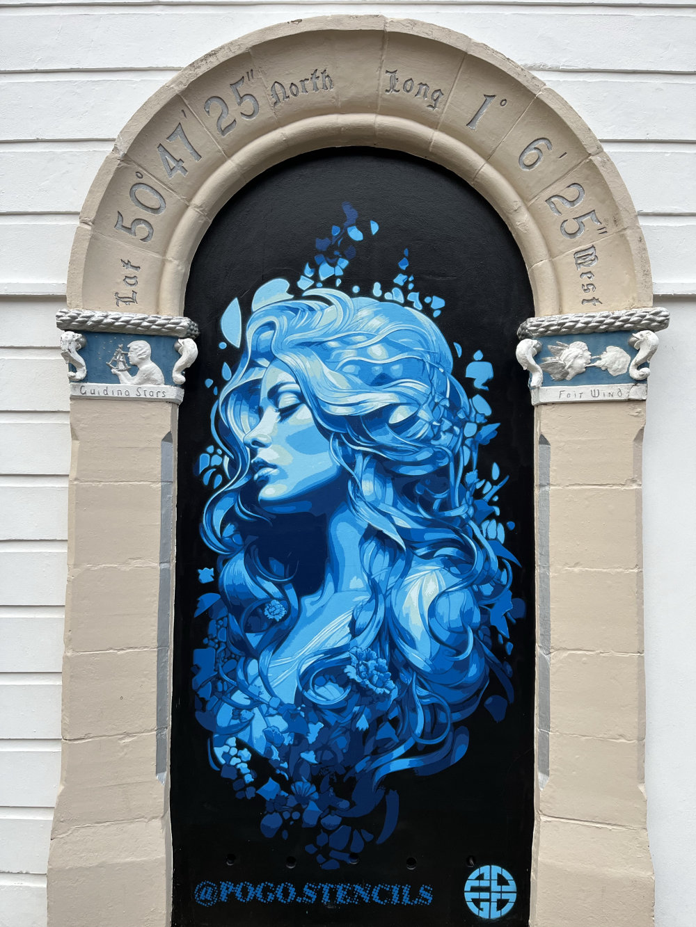 mural in Old Portsmouth by artist unknown.