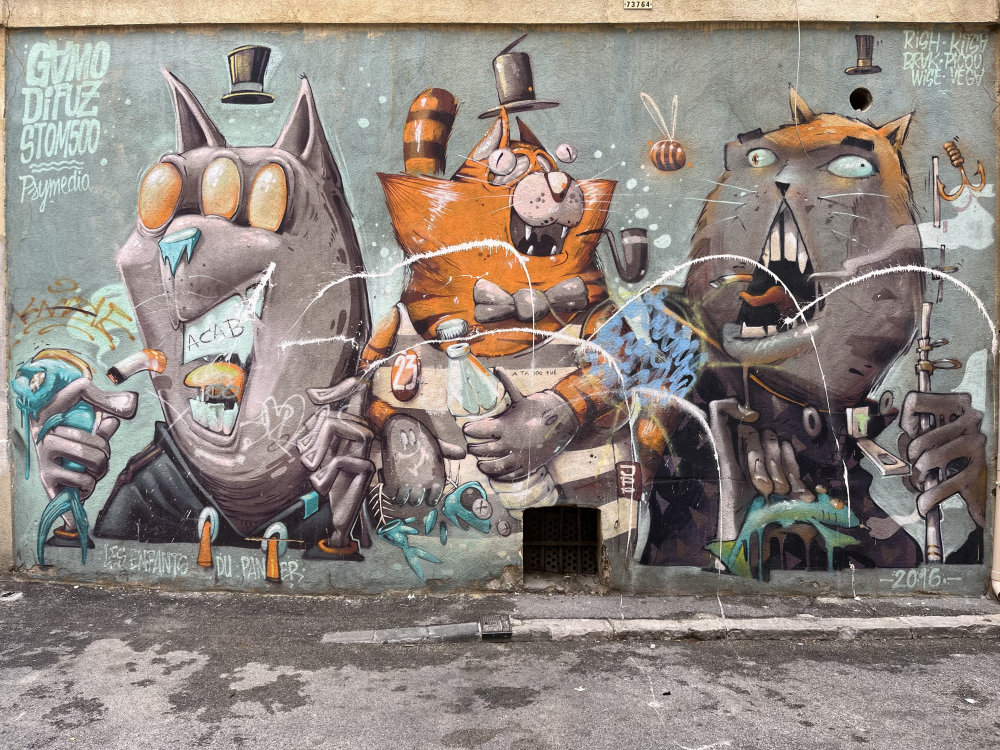 mural in Marseille by artist unknown.