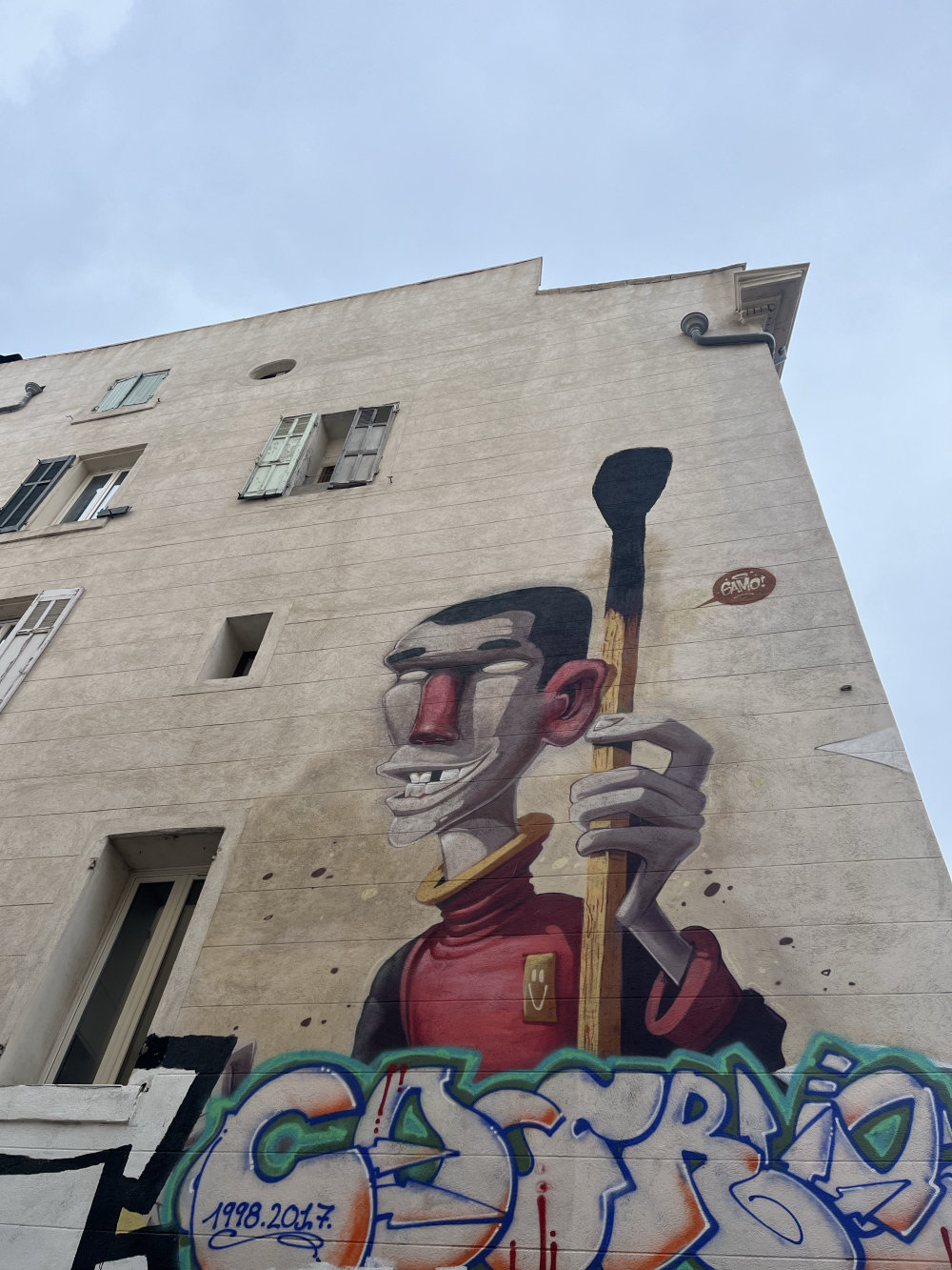 mural in Marseille by artist unknown.