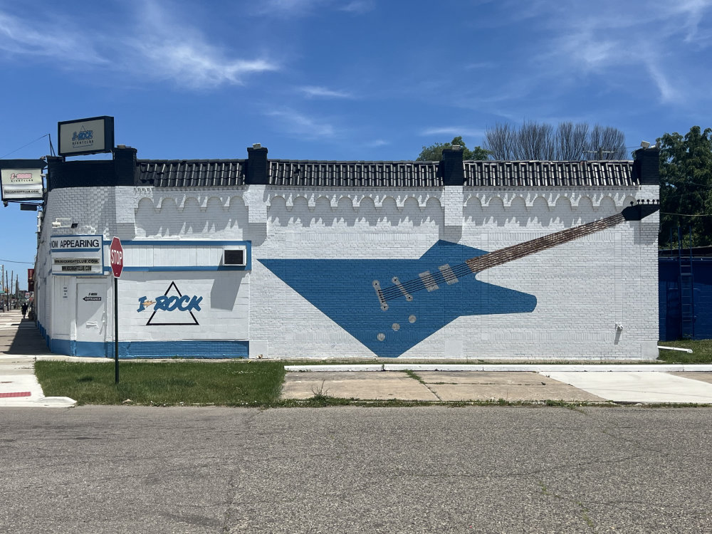 mural in Detroit by artist unknown.