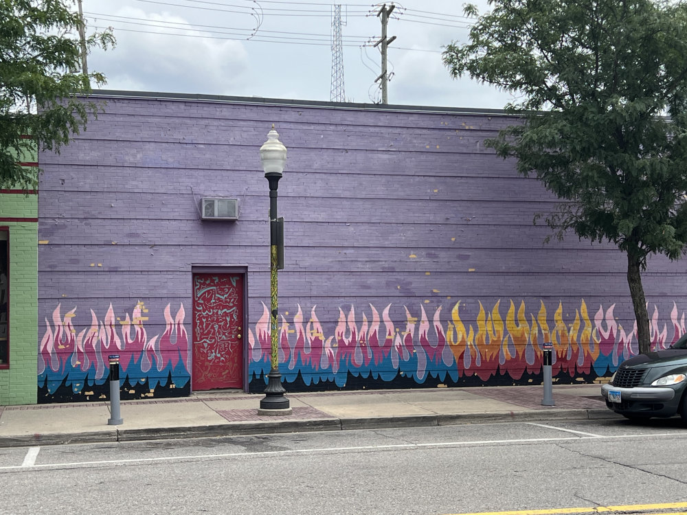 mural in Royal Oak by artist unknown.