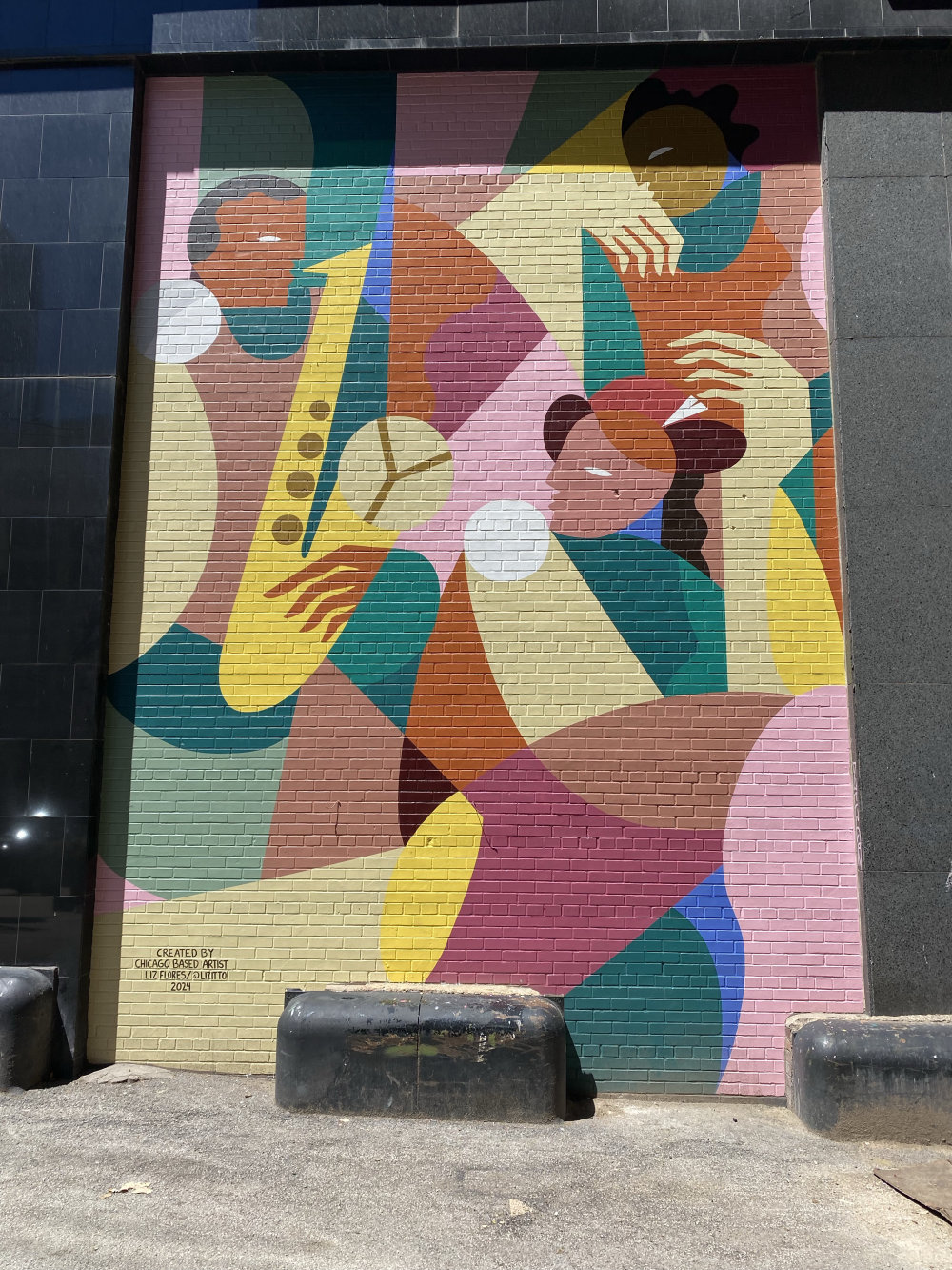 mural in Chicago by artist Liz Flores.