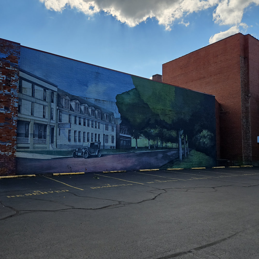 mural in Marietta by artist unknown.