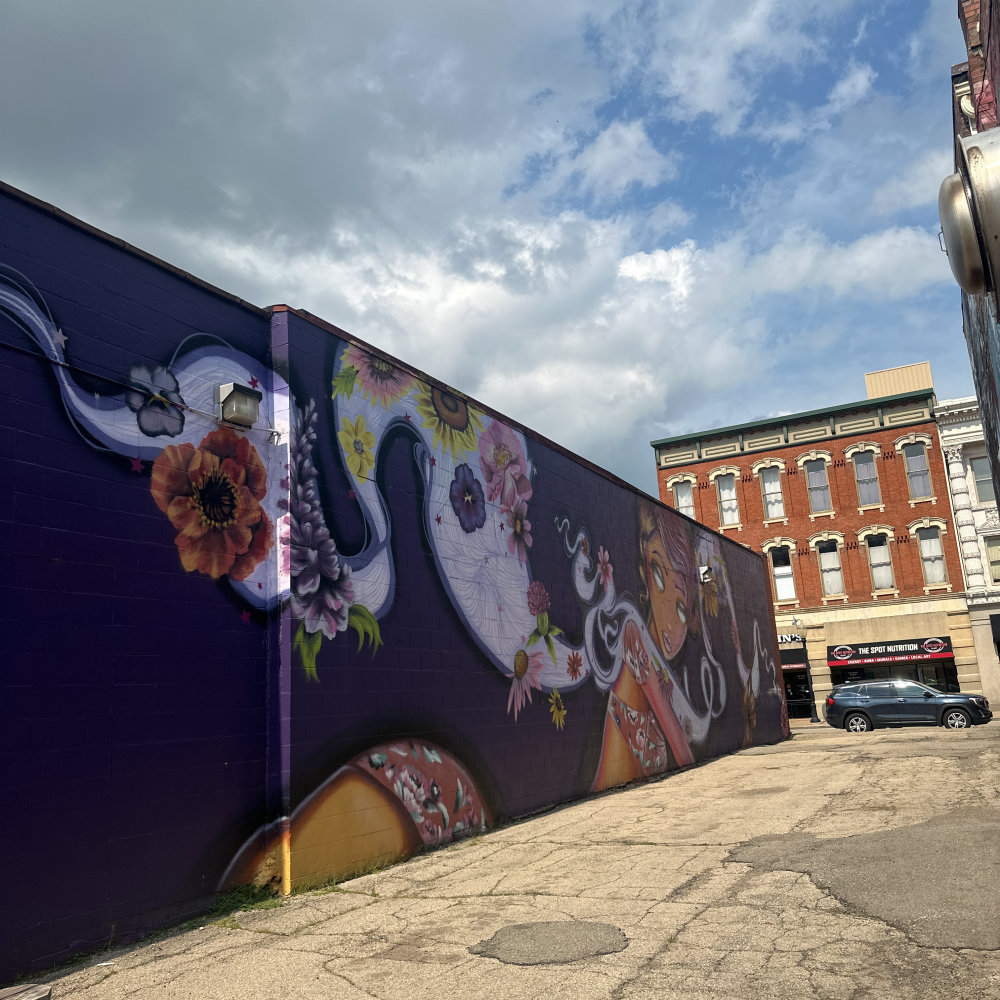 mural in Dubuque by artist unknown.