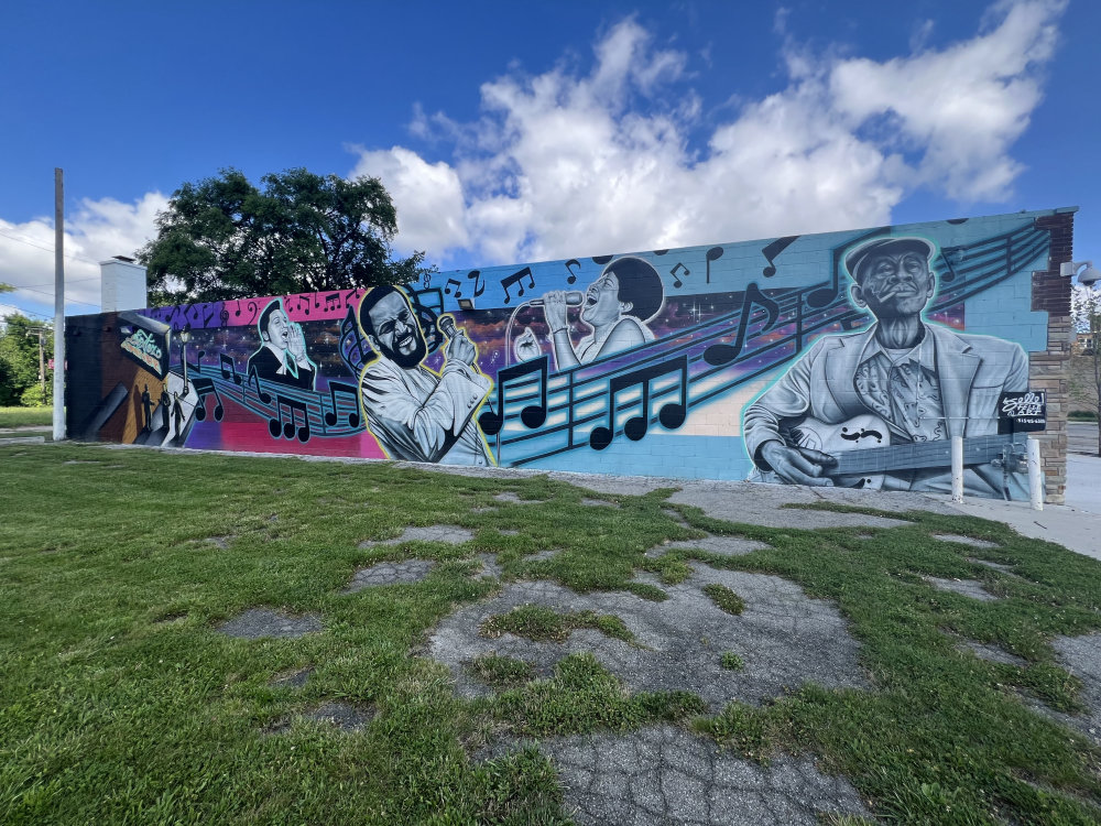 mural in Detroit by artist unknown.