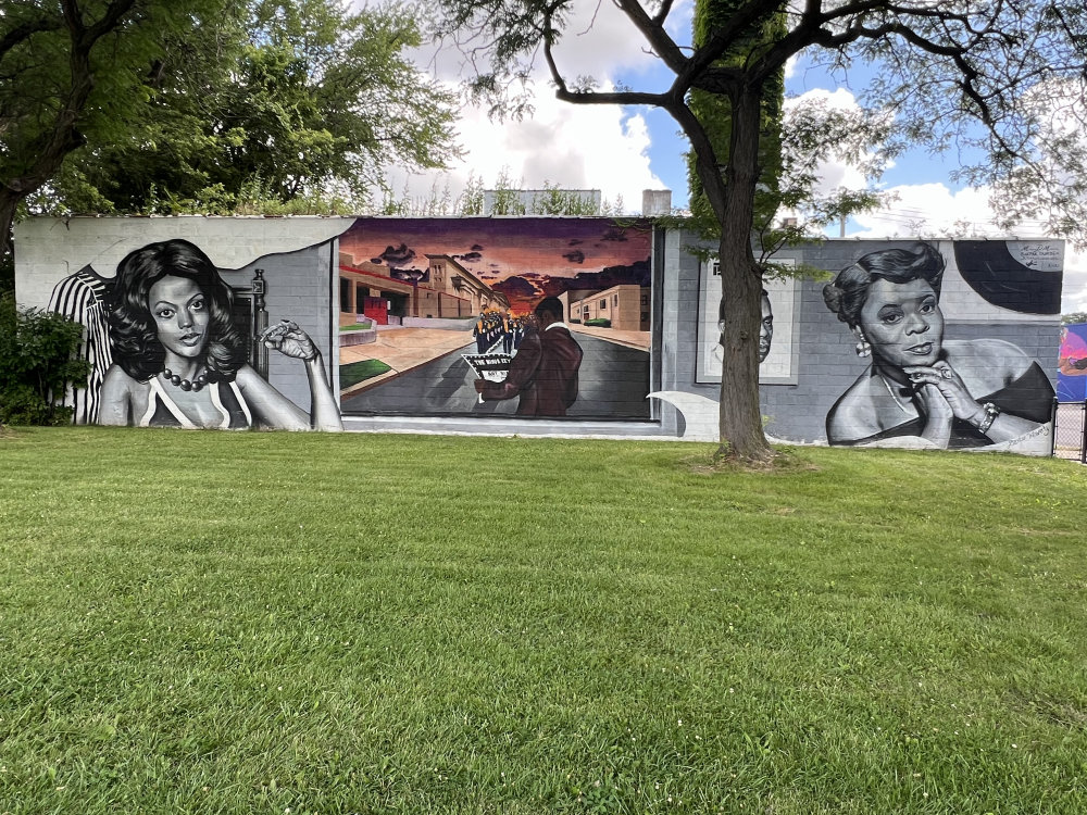 mural in Detroit by artist unknown.