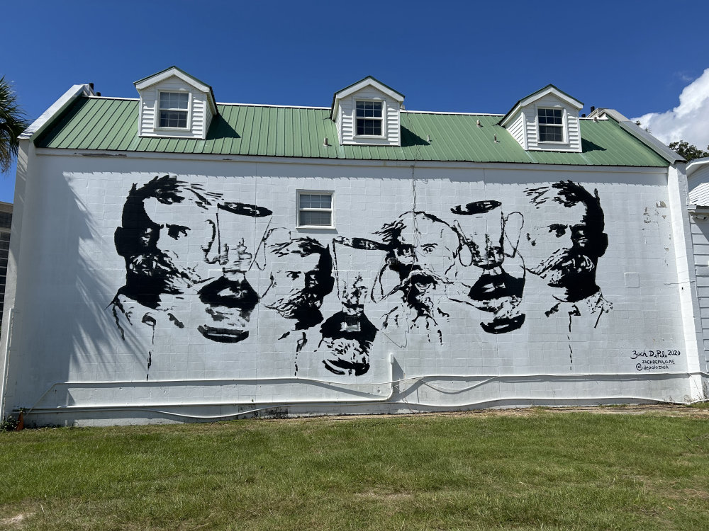 mural in Biloxi by artist unknown.