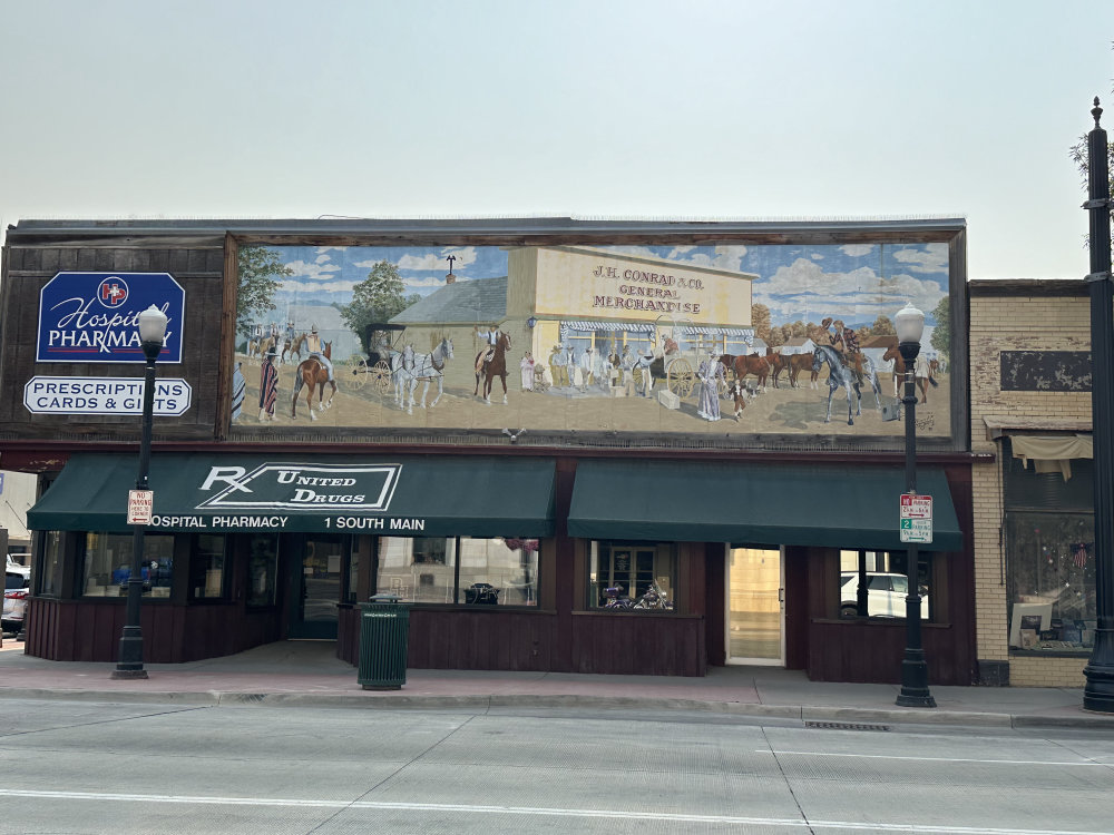 mural in Sheridan by artist unknown.